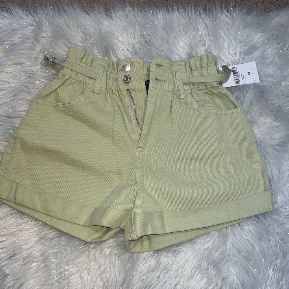 High Waisted shorts - Picture 3 of 3